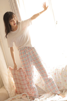 做丰满漂亮的女学生